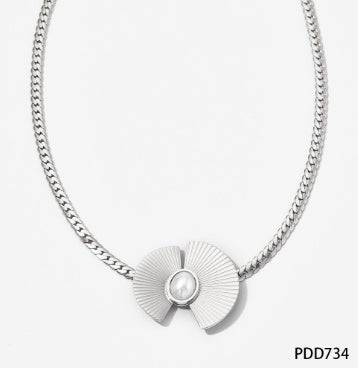 Retro Irregular Line Fan Shaped Stud Earrings